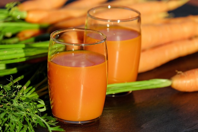 carrot-juice-1623079_640